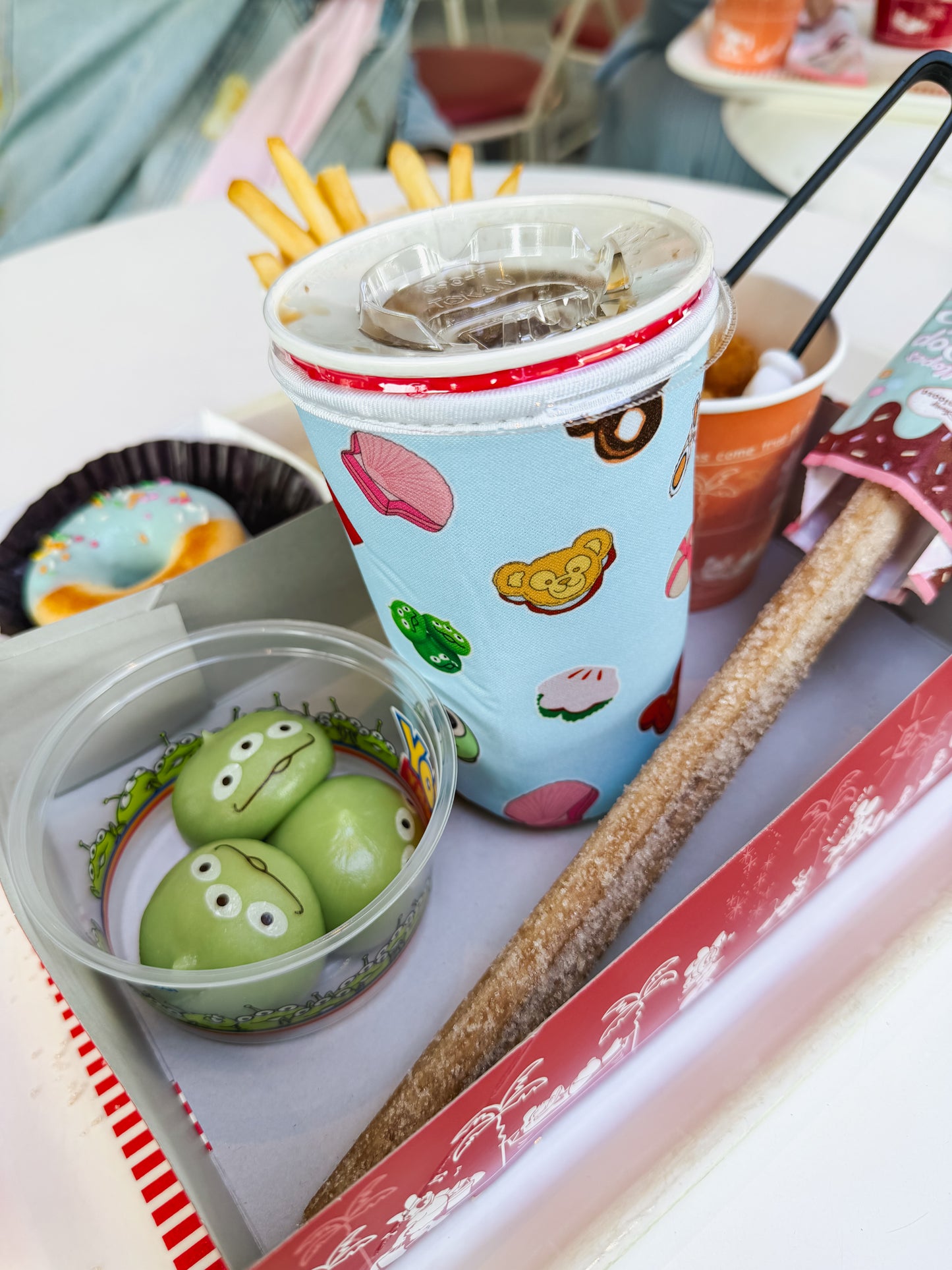 LUCKY GIRL X GOLDEN STARS TOKYO SNACKS CUP SLEEVE